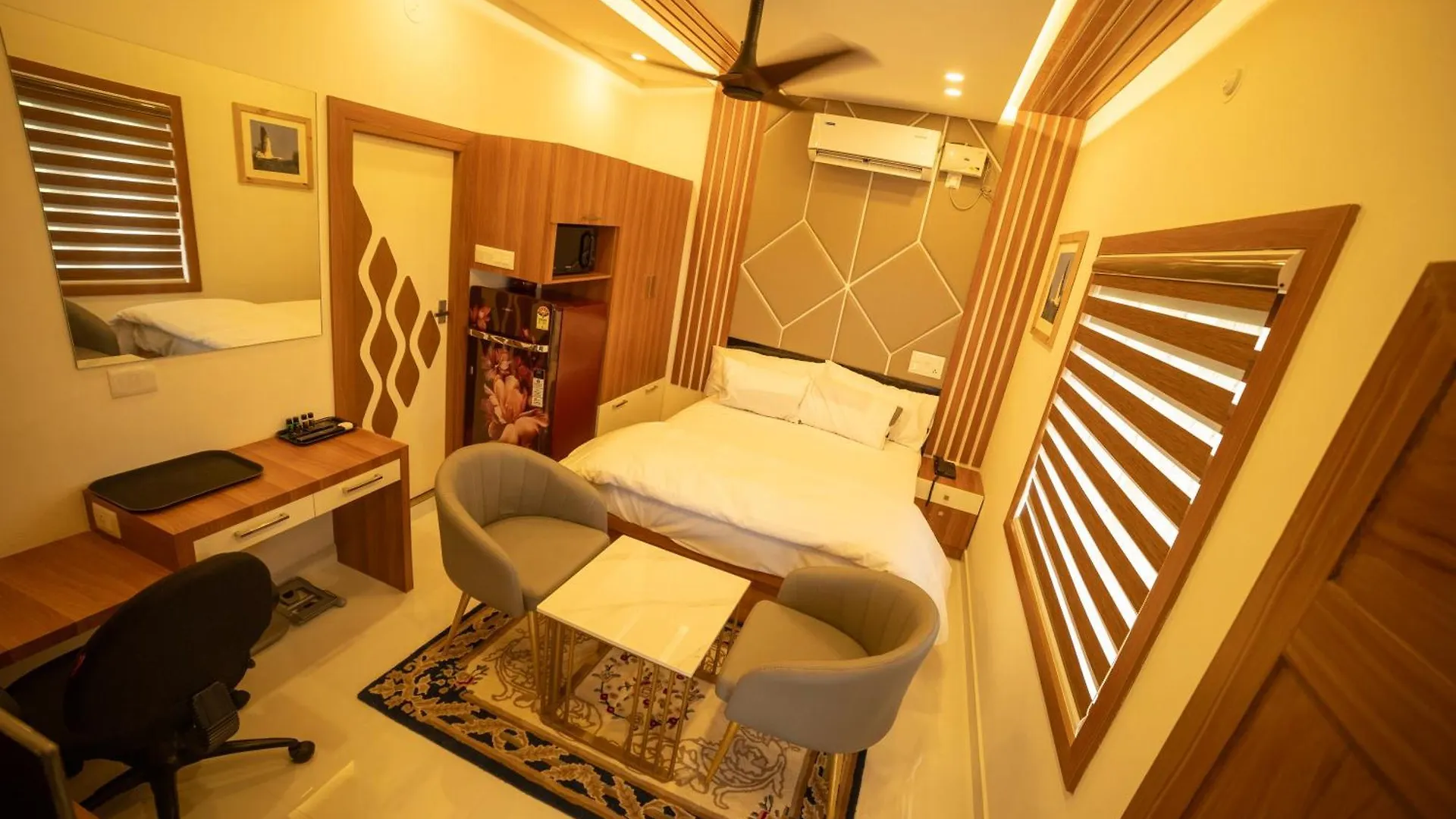 S Cross Munroe Island Resort Mundrothuruth India