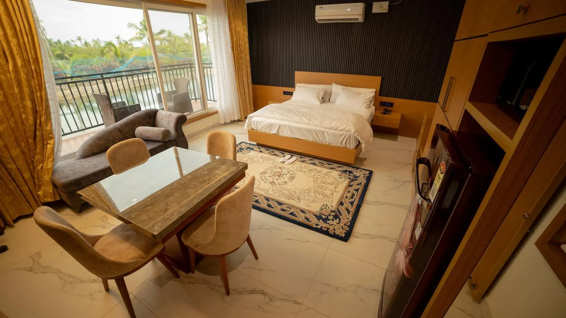 S Cross Munroe Island Resort Mundrothuruth